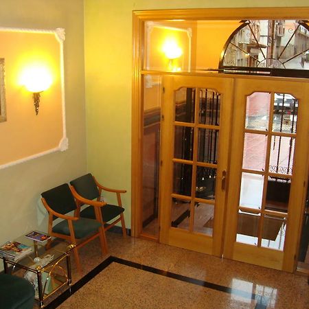 בנאוונטה Hostal Universal מראה חיצוני תמונה