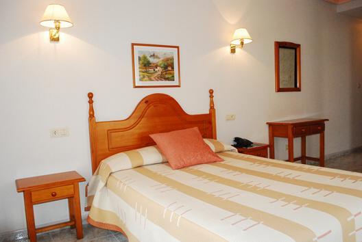 בנאוונטה Hostal Universal מראה חיצוני תמונה