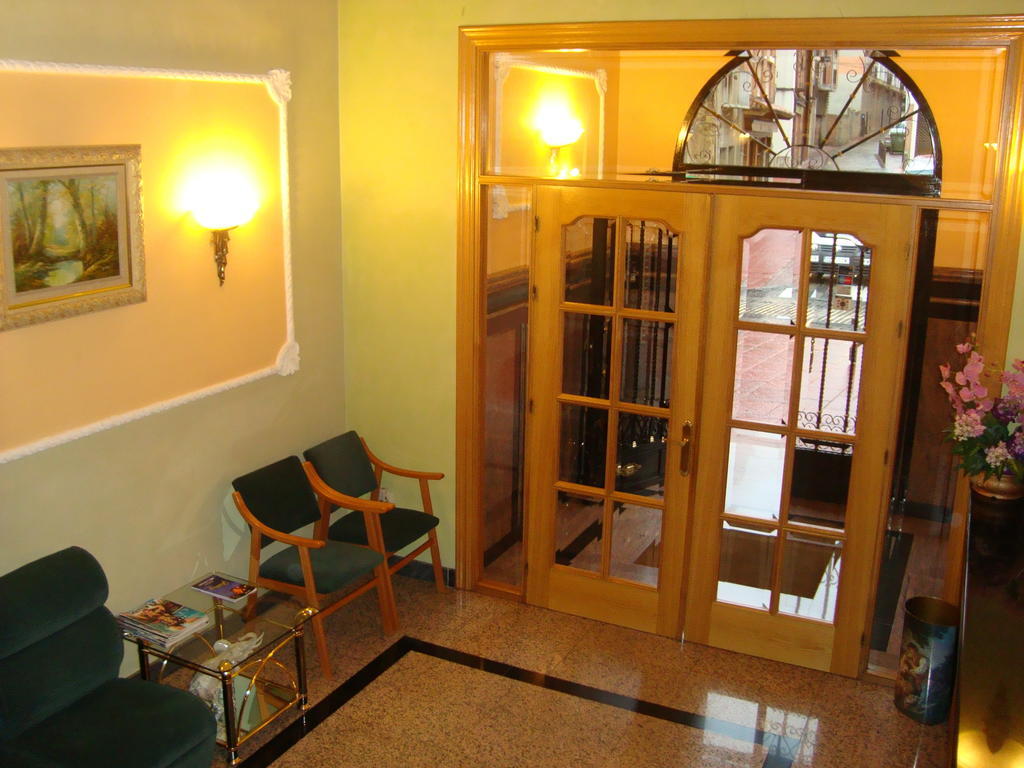 בנאוונטה Hostal Universal מראה חיצוני תמונה