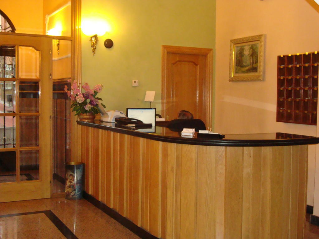 בנאוונטה Hostal Universal מראה חיצוני תמונה