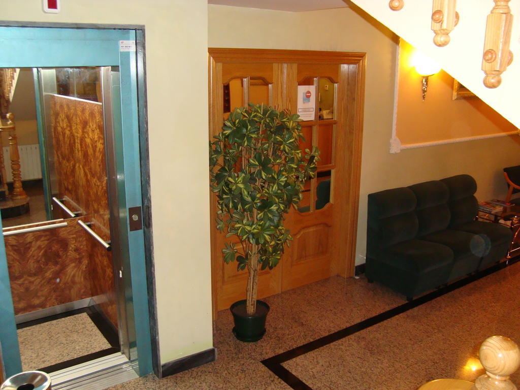 בנאוונטה Hostal Universal מראה חיצוני תמונה