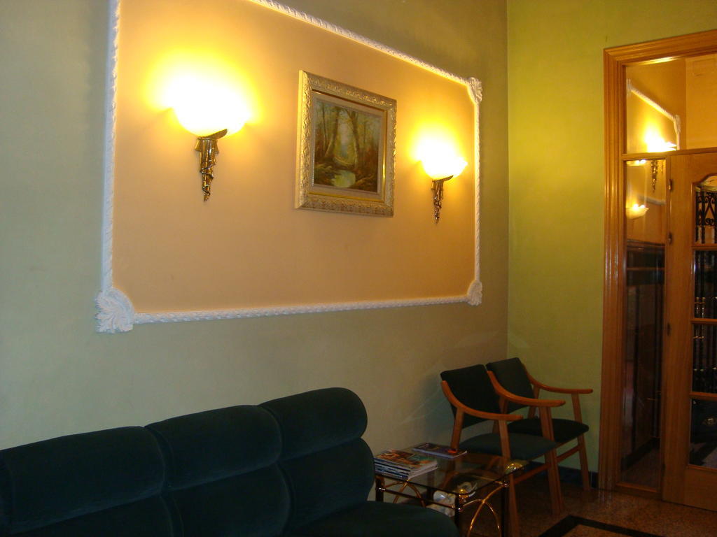 בנאוונטה Hostal Universal מראה חיצוני תמונה