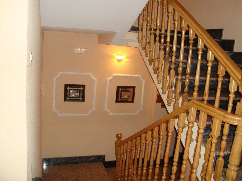 בנאוונטה Hostal Universal מראה חיצוני תמונה